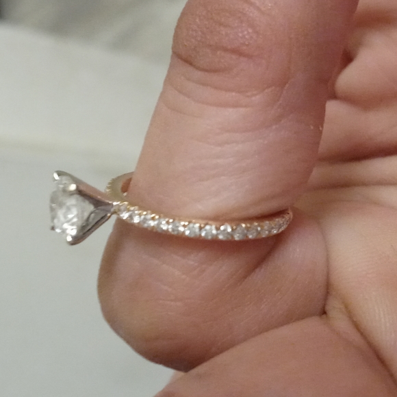Diamond engagement ring - Picture 4 of 5